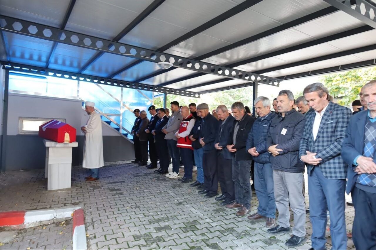 Kıbrıs Gazisi Ahmet Yaraş, Kırklareli'nde hayatını kaybetti. Vize ilçesinin Sergen