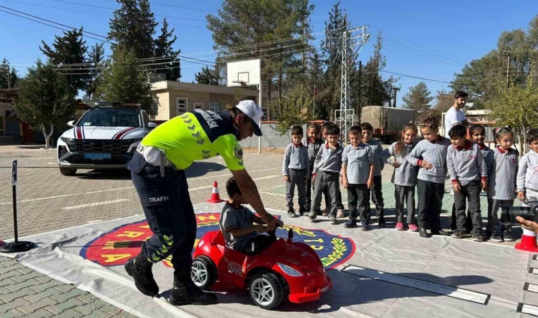 Kilis'te Yavuz Sultan Selim İlkokulu’nda 65 öğrenciye İl Jandarma Komutanlığı
