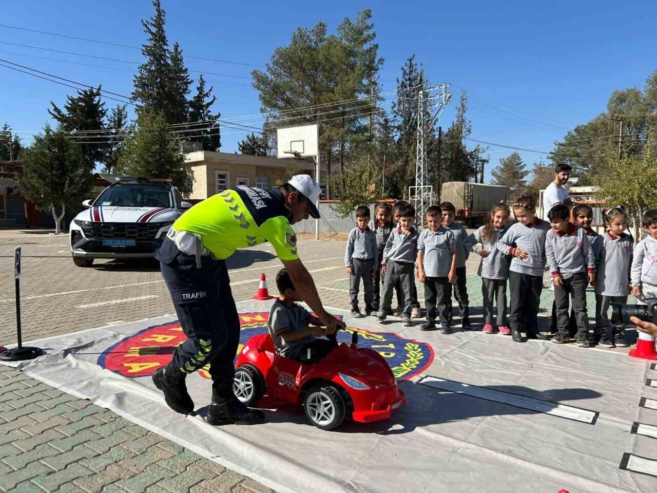 Kilis'te Yavuz Sultan Selim İlkokulu’nda 65 öğrenciye İl Jandarma Komutanlığı