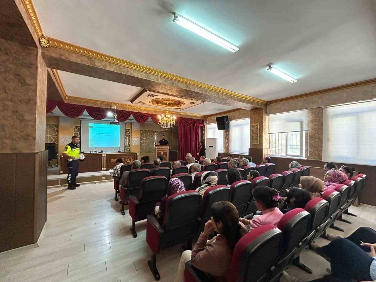 Kilis'te servis araçlarının güvenliğini artırmak amacıyla İl Milli Eğitim Müdürlüğü,