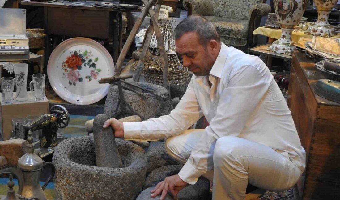 Kilis'teki antikacı dükkanı, ziyaretçileri geçmişe götüren yöresel ürünlerle dolu. Murat