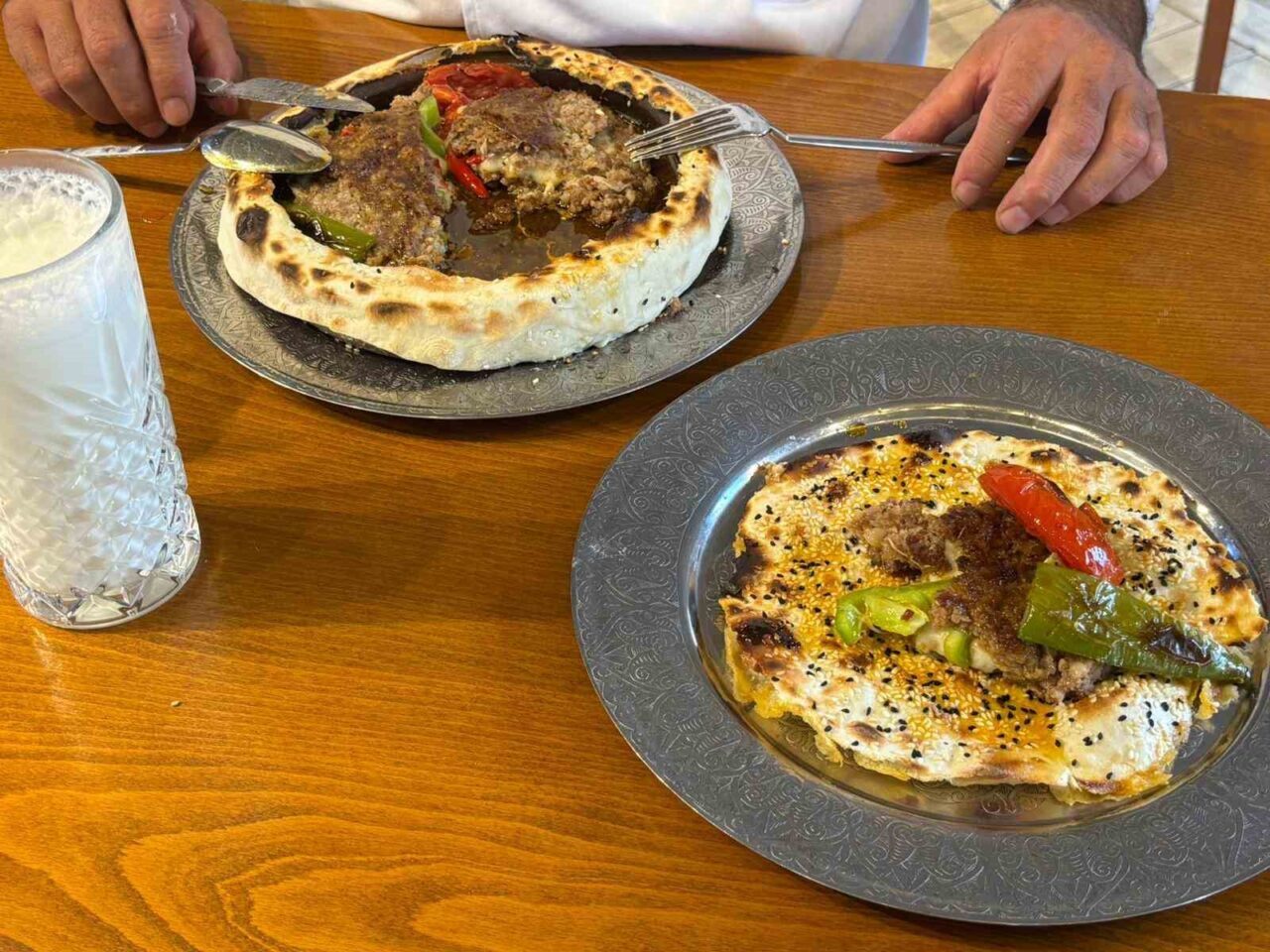 Gaziantep, gastronomi alanında öne çıkan kenti olarak, kiremitte pişirilen lavaş