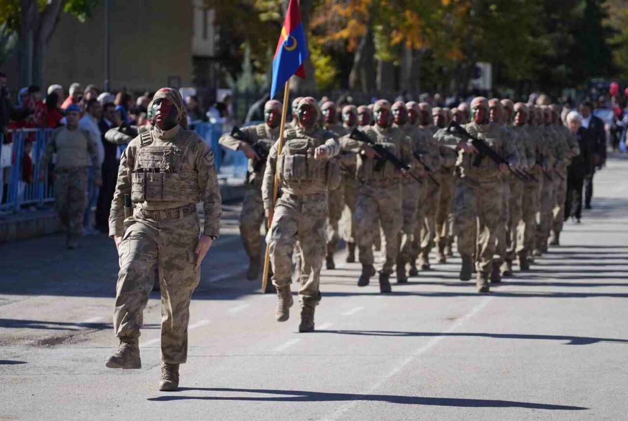 Kırıkkale'de 29 Ekim Cumhuriyet Bayramı coşkulu bir törenle kutlandı. Vali
