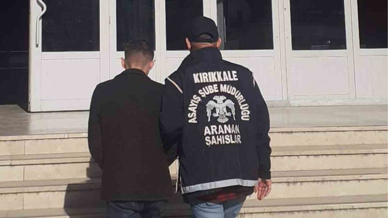 Kırıkkale'de, "hakaret" suçundan 9 ay hapis cezası bulunan U.Ö. polis