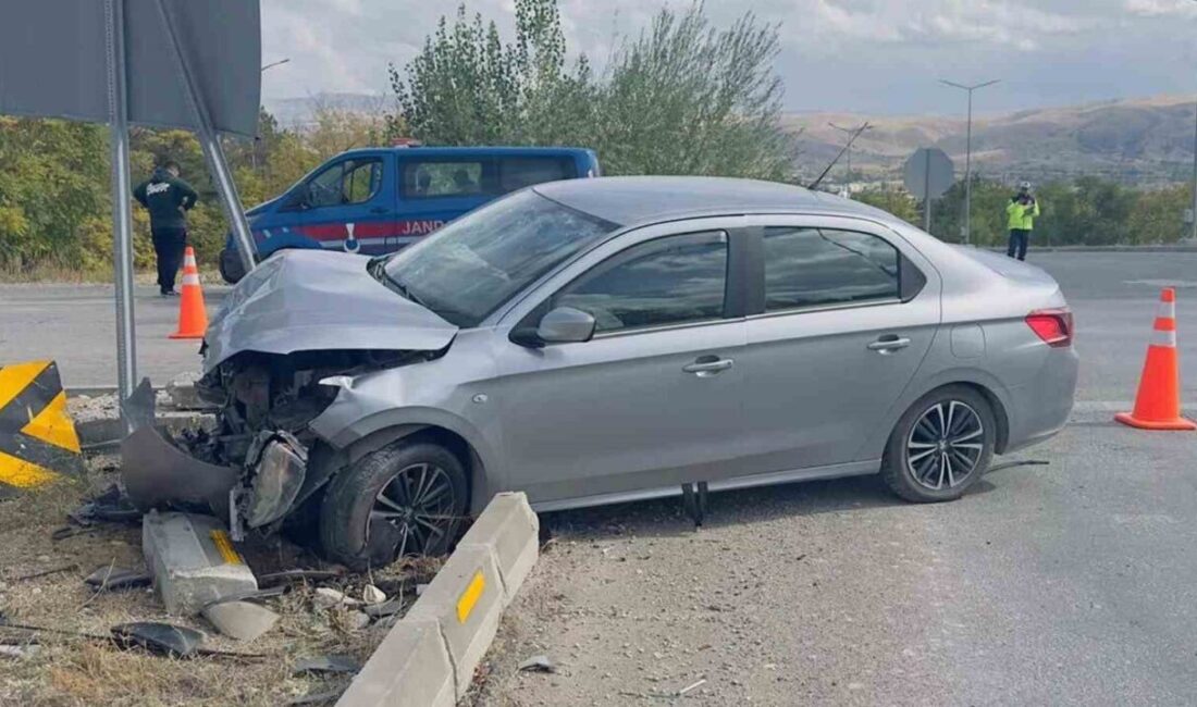 Kırıkkale’de Meydana Gelen Trafik Kazasında İki Kişi Yaralandı Kırıkkale'de Hacılar beldesinde iki otomobilin çarpışması sonucu, M.K. (50) ve