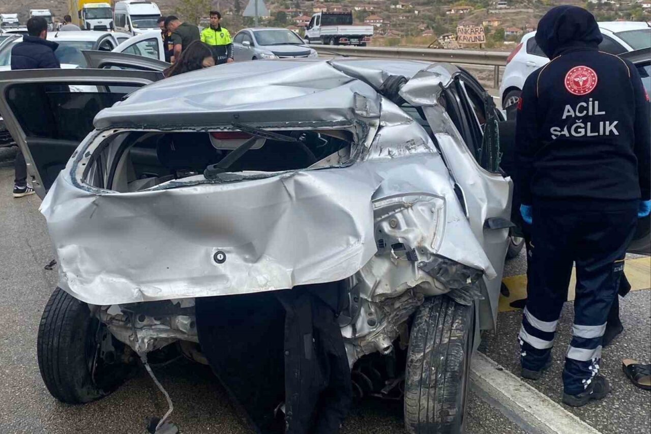 Kırıkkale'de D200 karayolu yakınlarında meydana gelen kazada E.Y. ve Y.Ö.