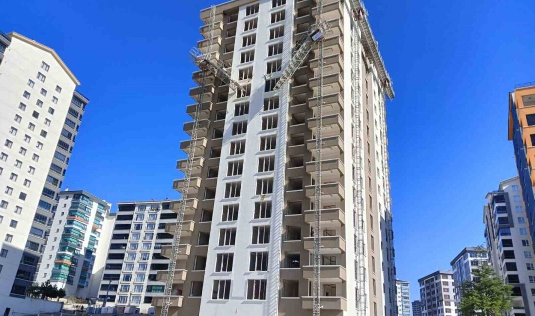Ankara'nın Mamak ilçesinde inşaat hâlindeki bir apartmanın 12. katındaki yük