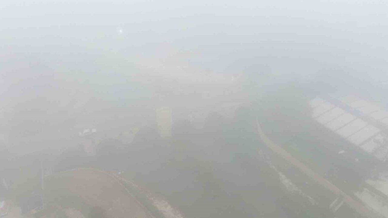 Kırklareli'nin Babaeski ve Lüleburgaz ilçelerinde sabah saatlerinde yoğun sis etkili