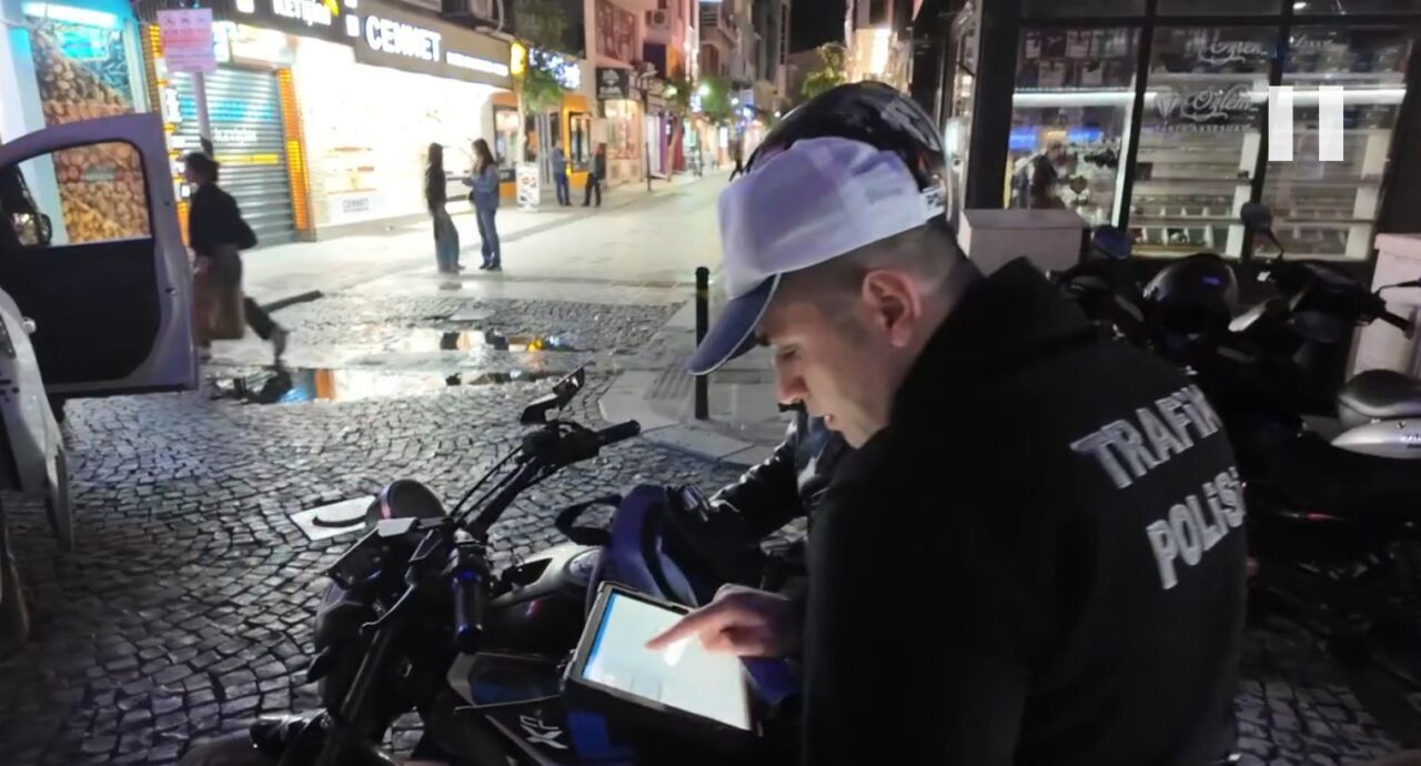 Kırklareli’de yapılan ani trafik denetiminde 246 araç kontrol edildi. Kurallara