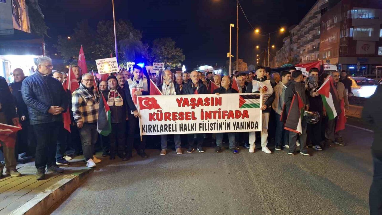 Kırklareli'de Filistin'e Destek Platformu, Gazze için yürüyüş düzenledi. Katılımcılar, Karagöz