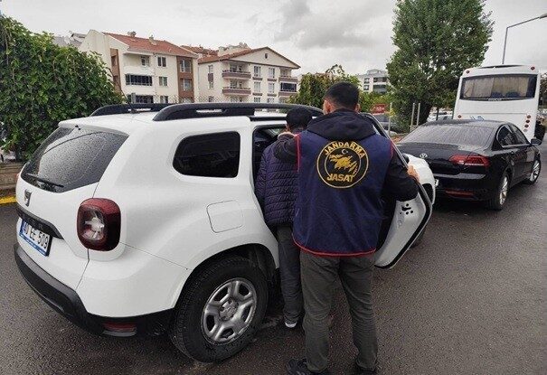 Kırşehir'de Jandarma Suç Araştırma Timi (JASAT), aranan K.A. (39) isimli