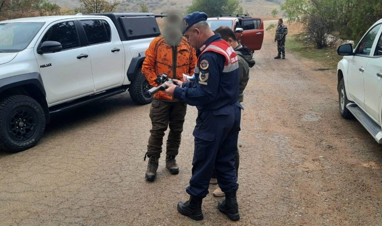 Kırşehir'in Kaman ilçesinde gerçekleştirilen denetimlerde M.E, A.B, E.E. ve M.K.