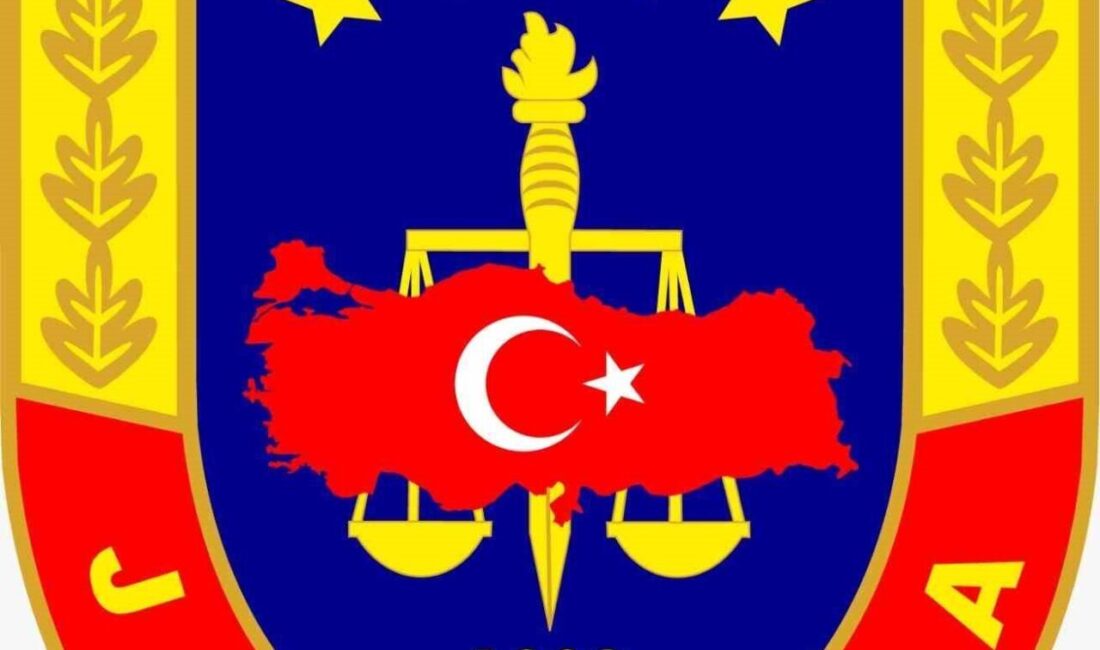 Kırşehir’de Firari FETÖ Hükümlüsü Eski Polis Jandarma Tarafından Yakalandı Kırşehir'de, FETÖ üyeliğinden 6 yıl 3 ay hapis cezası bulunan