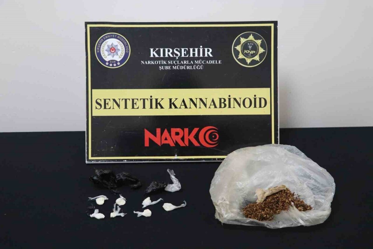 Kırşehir'de düzenlenen uyuşturucu operasyonunda H.A. gözaltına alındı. İl Emniyet Müdürlüğü