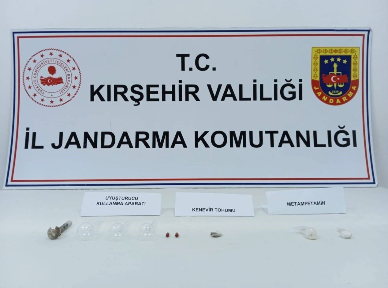 Kırşehir'de jandarma, iki uyuşturucu operasyonu düzenleyerek 23 gram uyuşturucu madde
