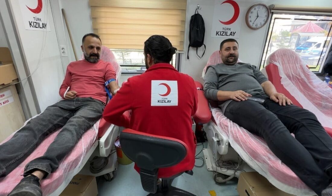 Kızılay Van Kan Bağış Merkezi, Yüksekova'da kan bağışı çağrısında bulundu.