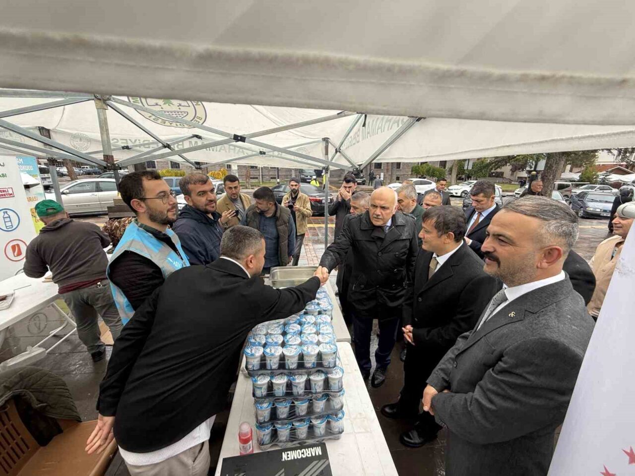 Kızılcahamam'da "Kızılcahamam’dan Gazze’ye Kardeşlik Köprüsü" temalı hayır çarşısı ve sergisi