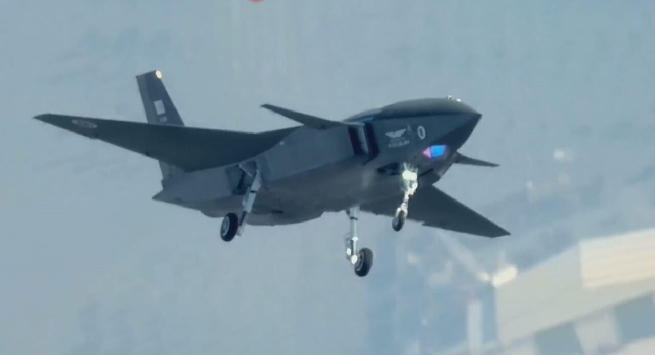 Aselsan'ın geliştirdiği MURAD 100-A AESA Atış Kontrol Radarı, Bayraktar KIZILELMA'nın