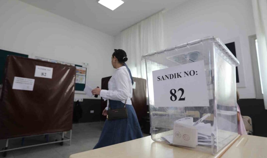 Kuzey Kıbrıs Türk Cumhuriyeti'nde cumhurbaşkanlığı seçiminde oy verme işlemi sona