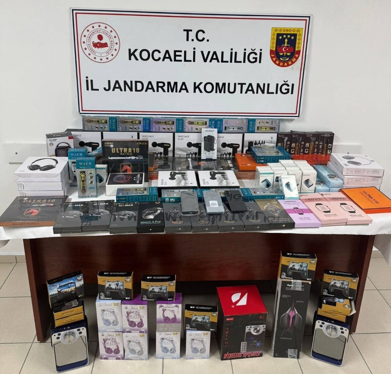 Kocaeli'de jandarma, kaçakçılıkla mücadele kapsamında Körfez ve Dilovası'nda gerçekleştirdiği operasyonda