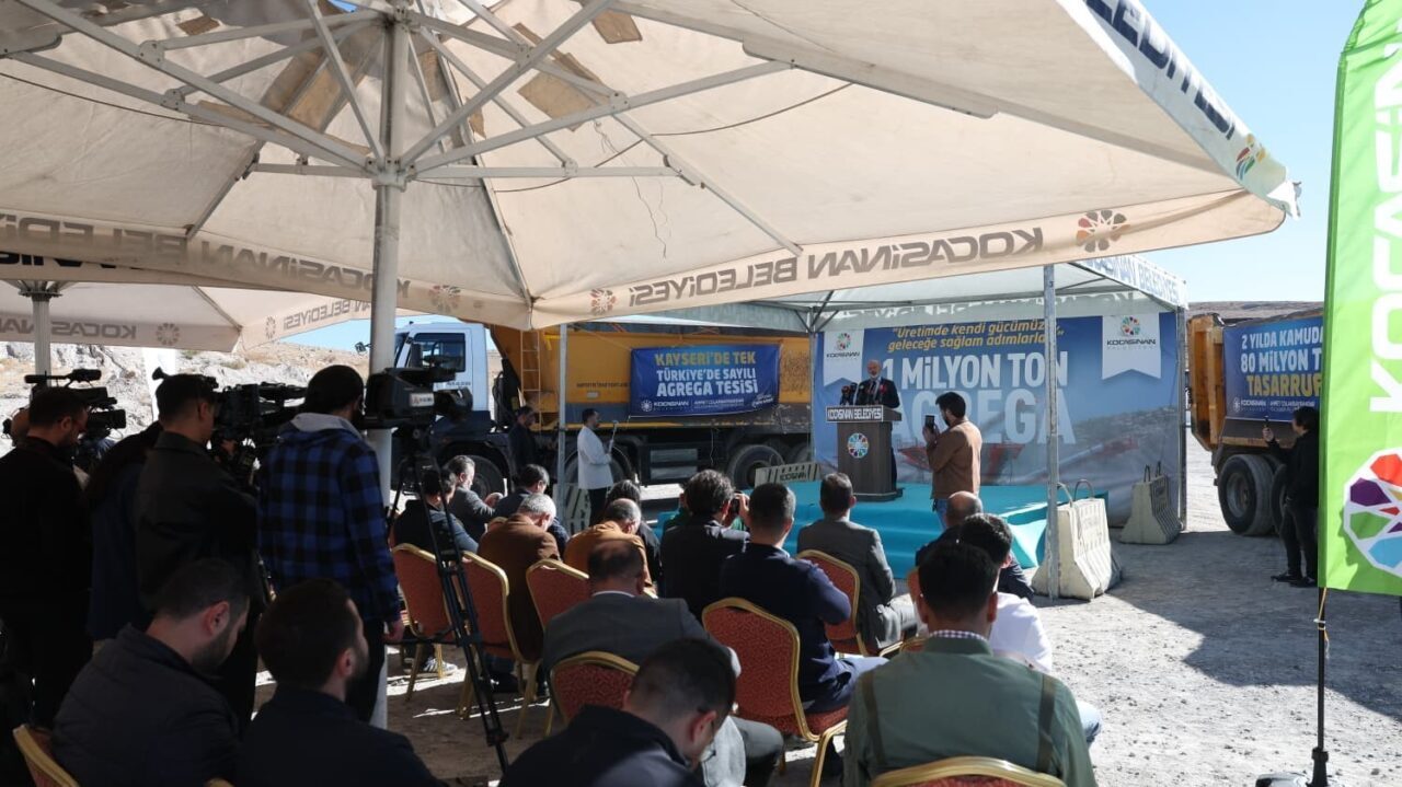 Kayseri'nin Kocasinan Belediyesi, Agrega Üretim Tesisi'nde 1 milyonuncu ton agregayı