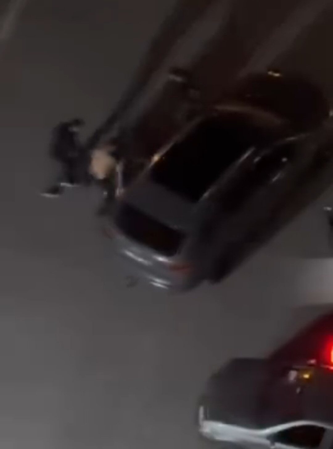 Adana'nın Seyhan ilçesinde komşular arasında bilinmeyen bir sebeple çıkan tartışma,