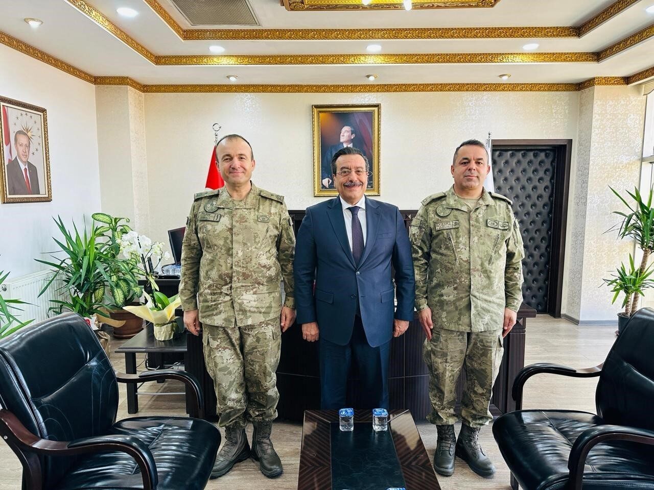 Burhaniye Kaymakamı Cumali Atilla, 19. Komando Tugay Komutanı Tuğgeneral Ergün