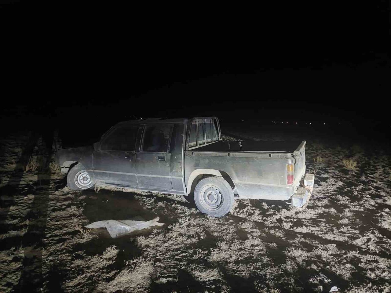 Konya'nın Karapınar ilçesinde K.K. yönetimindeki pikap, kontrolden çıkarak şarampole devrildi.