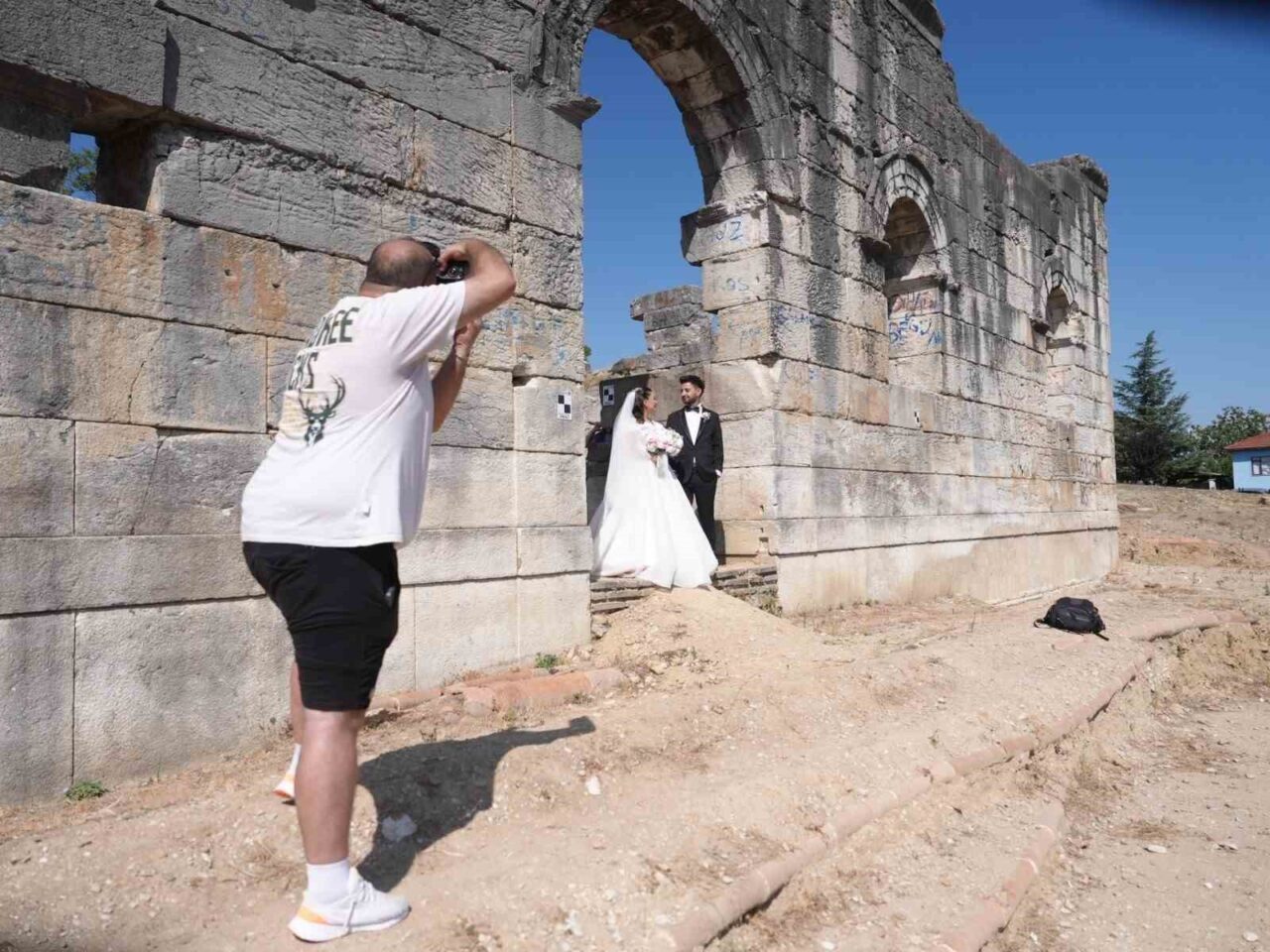 Düzce Belediyesi'nin desteğiyle kazı çalışmaları devam eden Konuralp Antik Tiyatrosu,