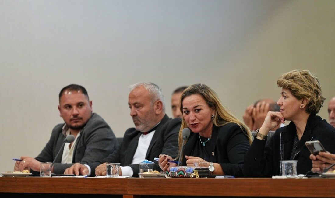 Konyaaltı Muhtarlar Meclisi Dördüncü Kez Toplandı, Başkan Kotan Mahalle Sorunlarını Dinledi Konyaaltı Muhtarlar Meclisi, dördüncü toplantısını gerçekleştirdi. Belediye Başkanı Cem Kotan,