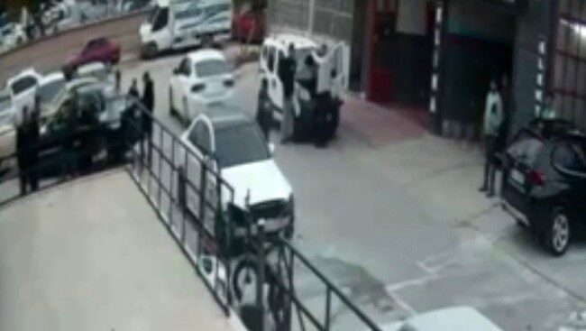 Konya'nın Selçuklu ilçesinde bir sanayi sitesinde meydana gelen silahlı saldırıda,