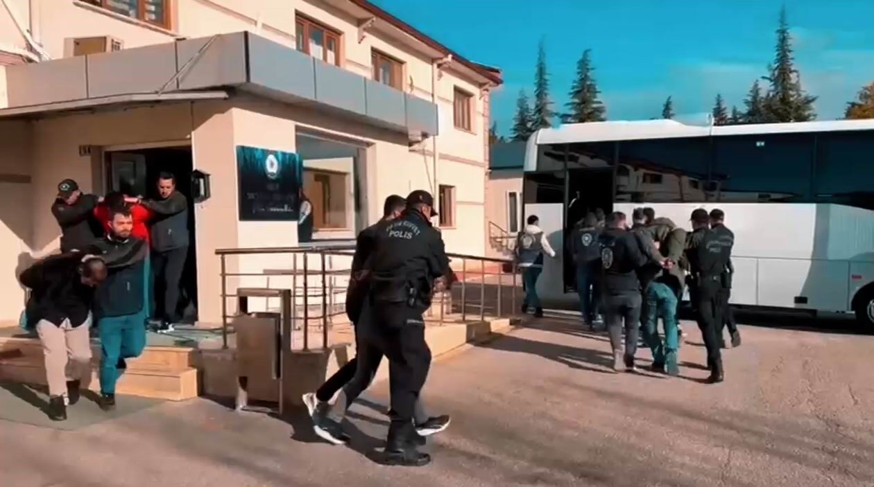 Konya'da polis, sosyal medyada dualar ve kişisel bakım ilanlarıyla dolandırıcılık