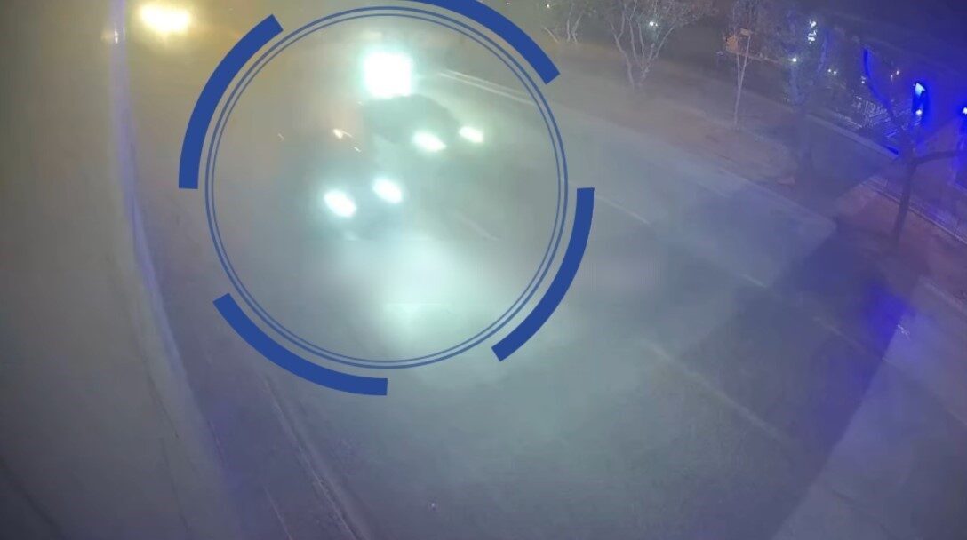 Konya'nın Selçuklu ilçesinde, caddede araç yarışı yapan iki sürücü, polis