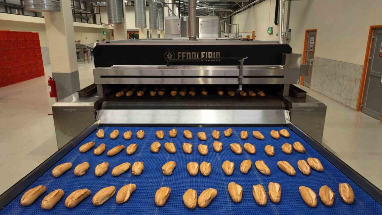 Konya'da ekmeğe yapılan zam sonrası, Konya Büyükşehir Belediyesi Fenni Fırın'da