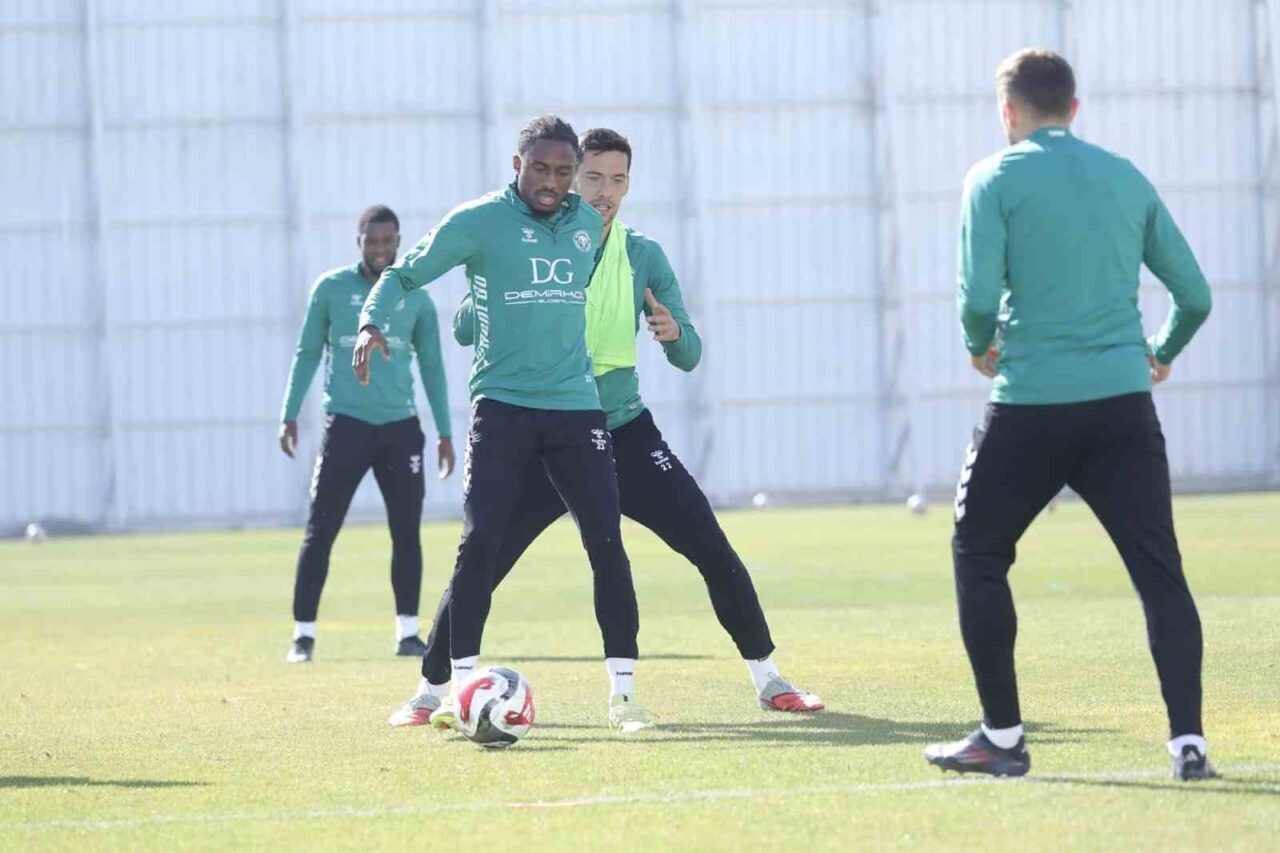 Konyaspor, Süper Lig'in 11. haftasında Samsunspor ile oynayacağı maç için