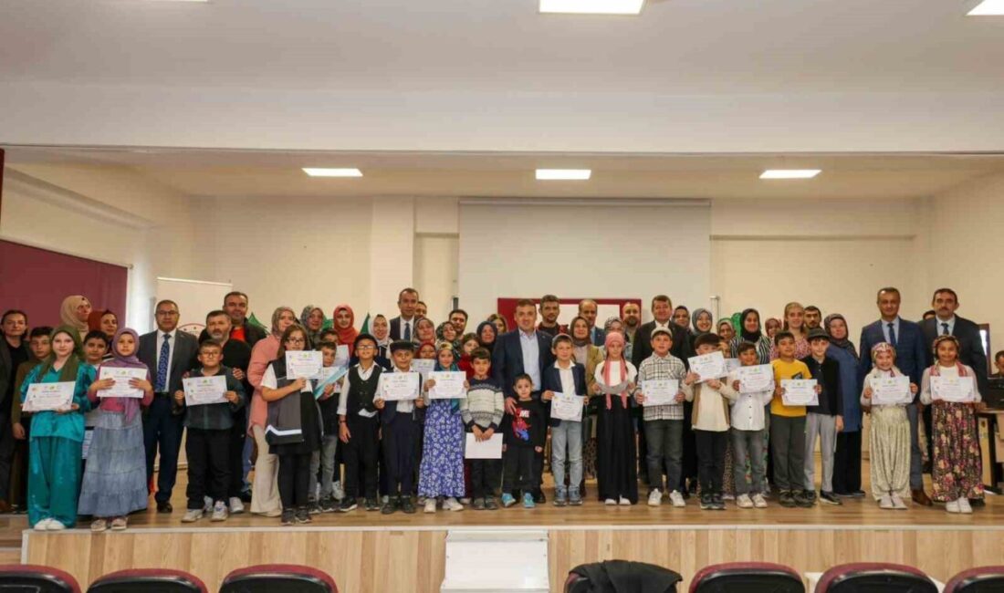 Bilecik’te düzenlenen 'Lider çocuk tarım kampı' etkinliğinde, öğrenciler kooperatifçilik konulu