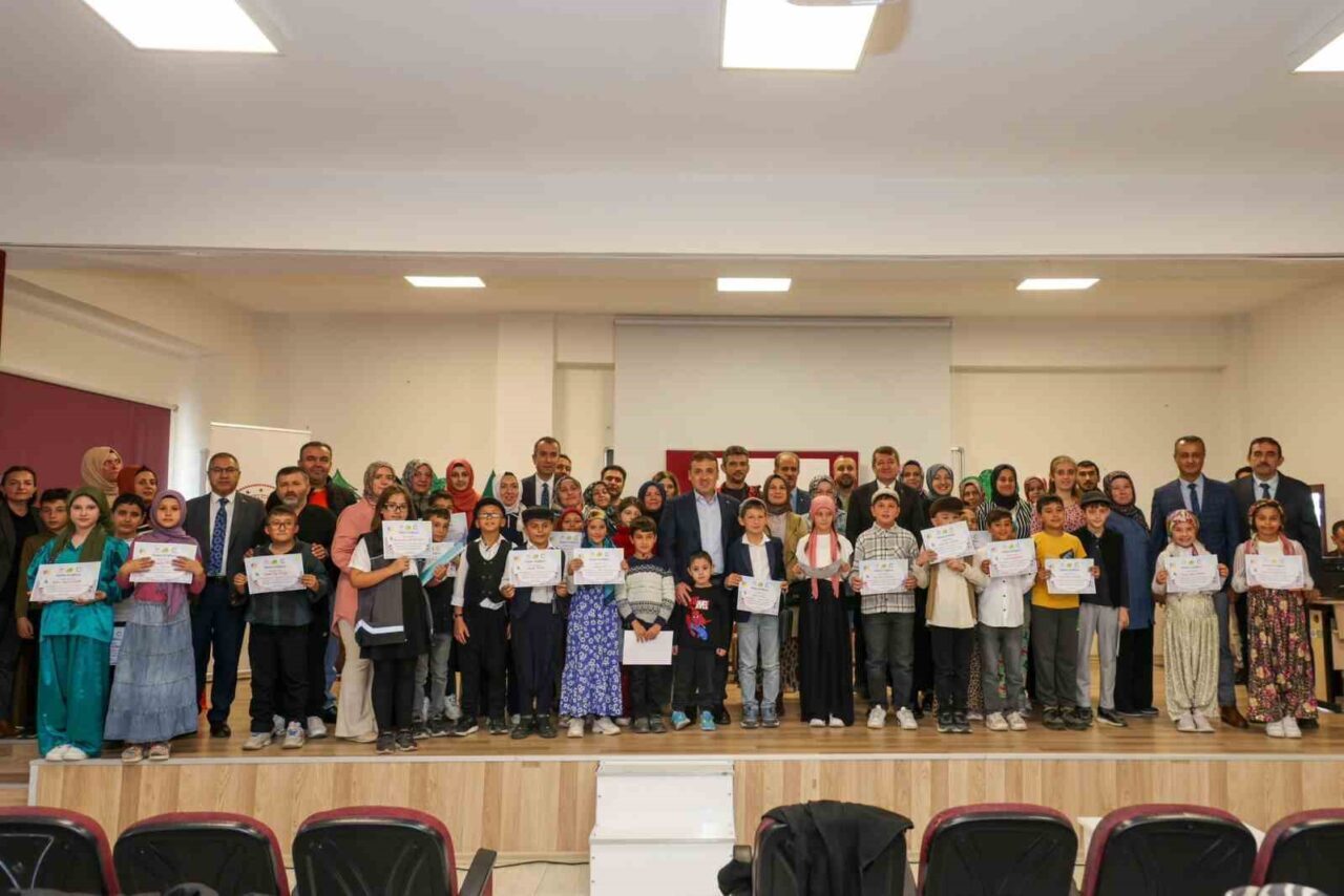 Bilecik’te düzenlenen 'Lider çocuk tarım kampı' etkinliğinde, öğrenciler kooperatifçilik konulu