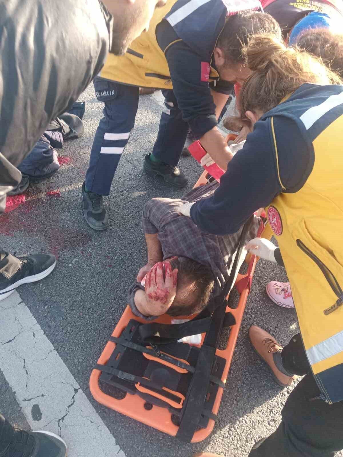 Afyonkarahisar'da, S.U. isimli motosiklet sürücüsü, önüne çıkan bir sokak köpeğine