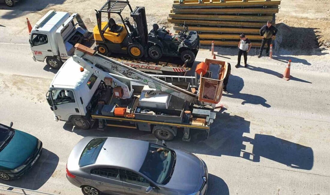 Bilecik'teki Hamsu Köprüsü'nde arıza yapan bir tır, trafiğin durma noktasına