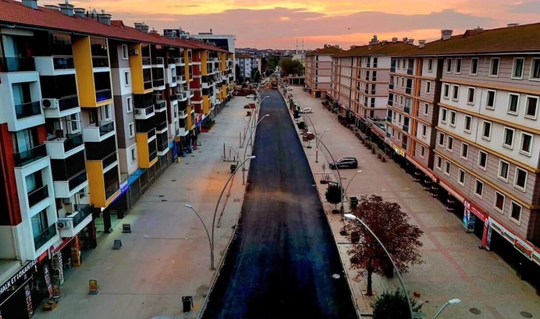 Körfez’de Altyapı Yenileme Çalışmaları ile Modern Ulaşım Altyapısı Oluşuyor Kocaeli Büyükşehir Belediyesi, Körfez ilçesinde 28 sokakta yürütülen çalışmalarla yolları,