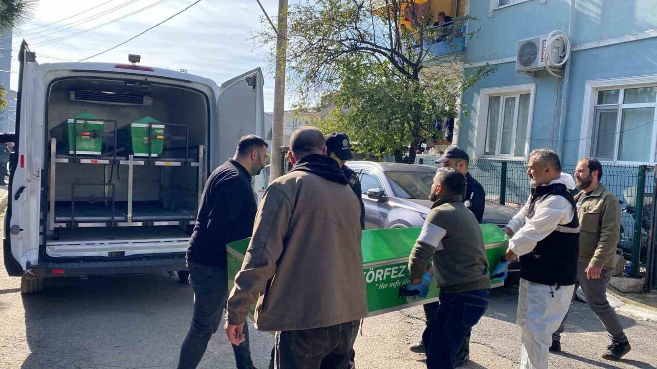 Kocaeli'nin Körfez ilçesinde, Binnur G. eşi R.G. tarafından bıçaklanarak öldürüldü.