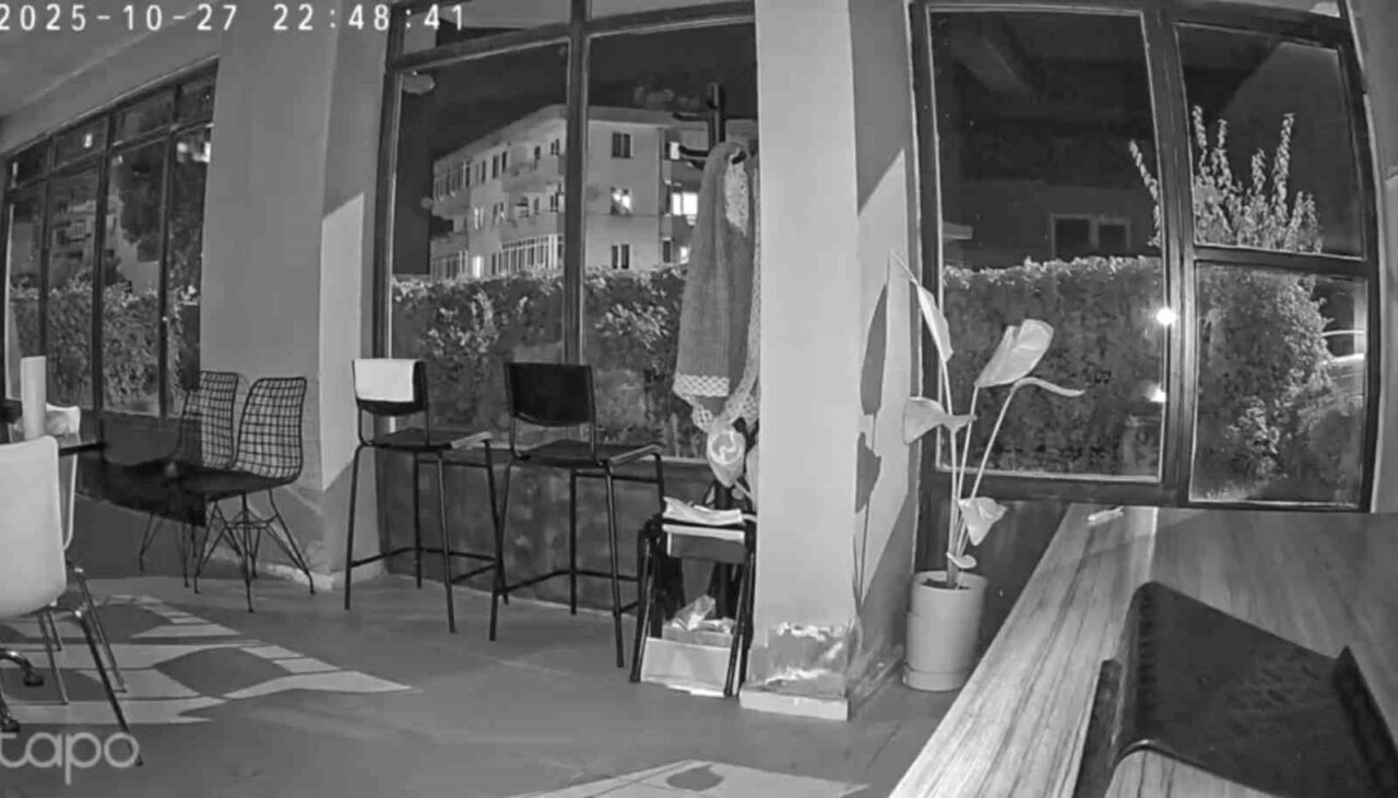 Balıkesir'in Sındırgı ilçesinde 6.1 büyüklüğünde bir deprem meydana geldi. Bursa