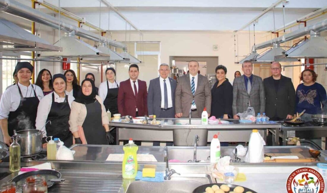 Köşk Lisesi’nde Ailelerle Mutfak Yarışması Gerçekleşti: Eşsiz Bir Rekabet Özellikleriyle Dikkat Çekti Köşk Mesleki ve Teknik Anadolu Lisesi'nde düzenlenen "Aile ile Birlikte