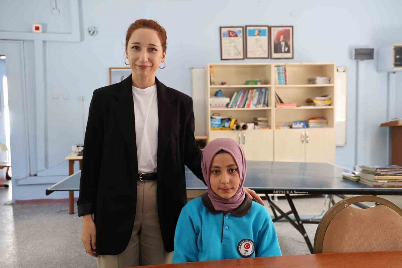 Adana'nın Feke ilçesine bağlı Oruçlu İlköğretim ve Ortaokulu, 45 öğrencisiyle