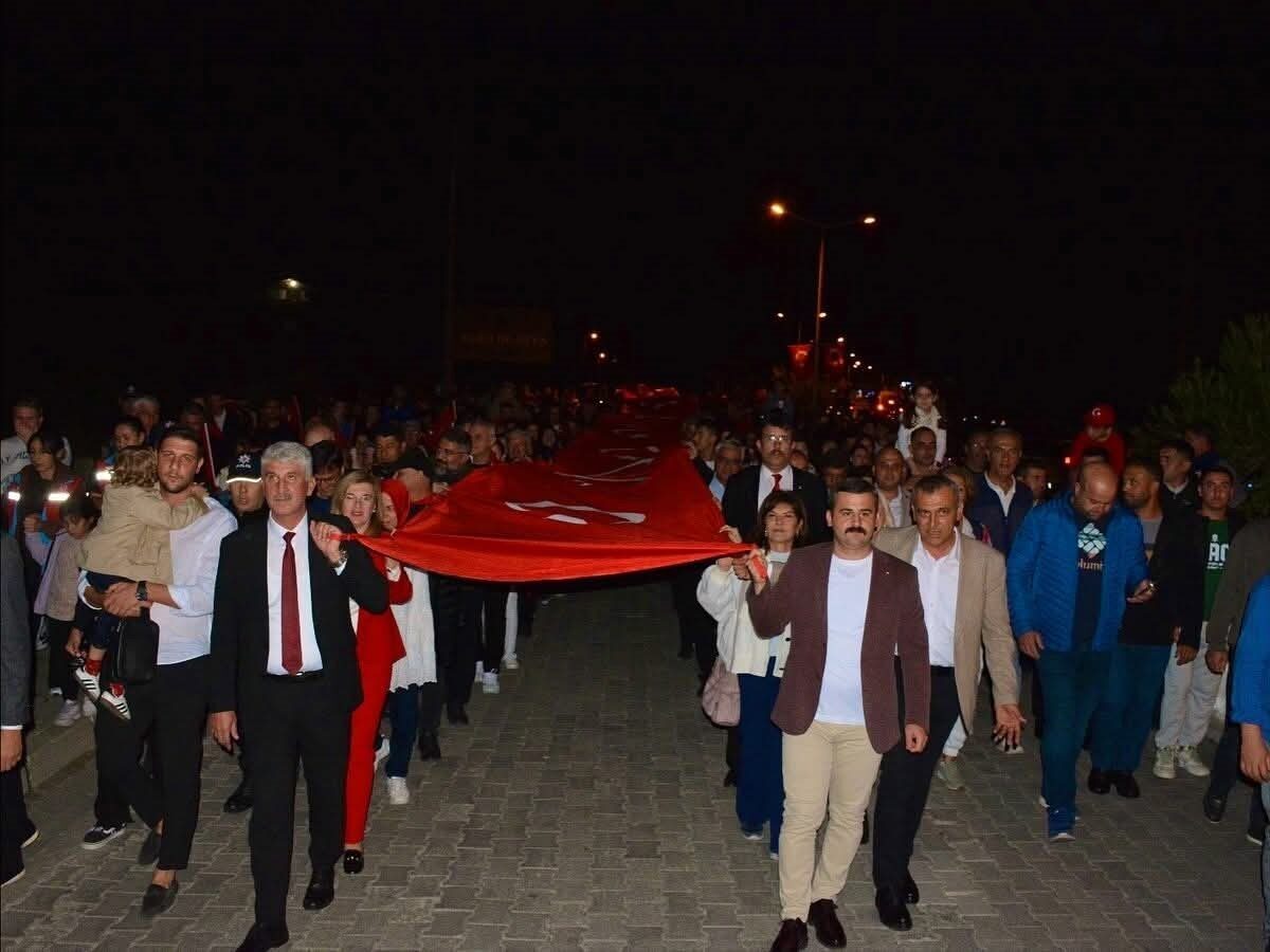 Muğla'nın Köyceğiz ilçesinde 29 Ekim Cumhuriyet Bayramı kutlamaları, ilkokul, ortaokul