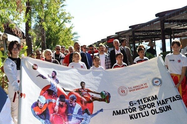 Köyceğiz'de Amatör Spor Haftası, yürüyüş ve etkinliklerle kutlandı. Gençlik ve