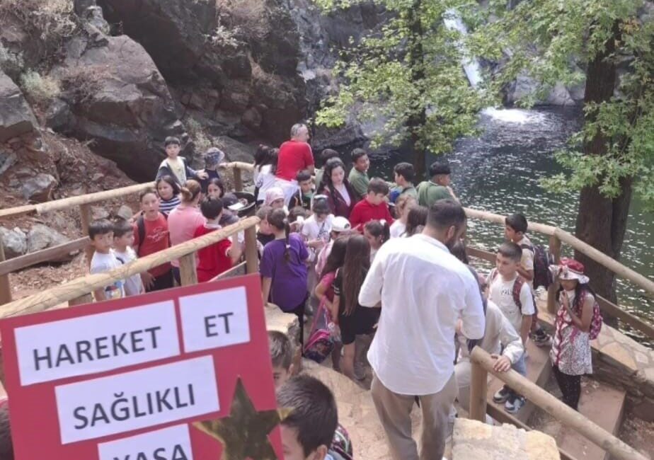 Muğla'nın Köyceğiz ilçesinde, Toparlar İlkokulu ve Ortaokulu tarafından düzenlenen 'Yeşil