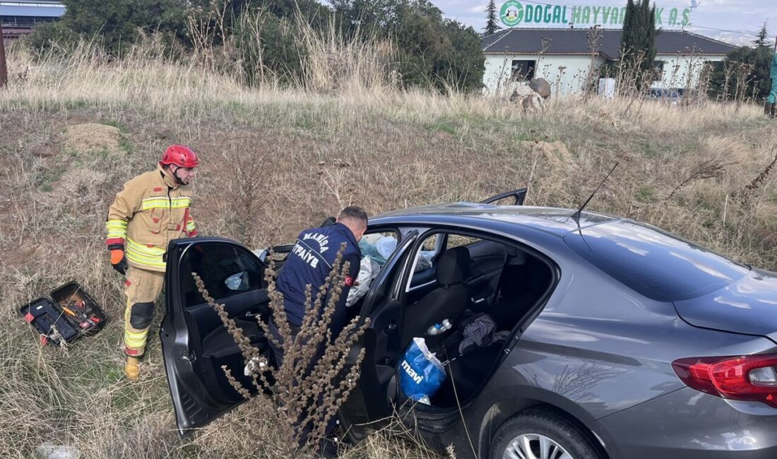 Kula’da otomobilin tıra çarpması sonucu bir kişi yaralandı Manisa'nın Kula ilçesinde Adem Ç.'nin kullandığı otomobil, Mesut A.'nın tırına