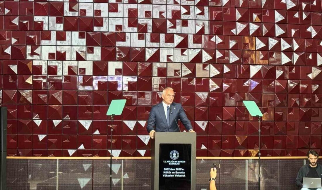 Kültür ve Turizm Bakanı Mehmet Nuri Ersoy, Atatürk Kültür Merkezi'nde