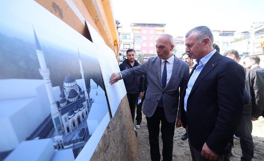 İzmit Kuruçeşme'de yıkılan Merkez Camii'nin yenisi inşa ediliyor. Kocaeli Büyükşehir